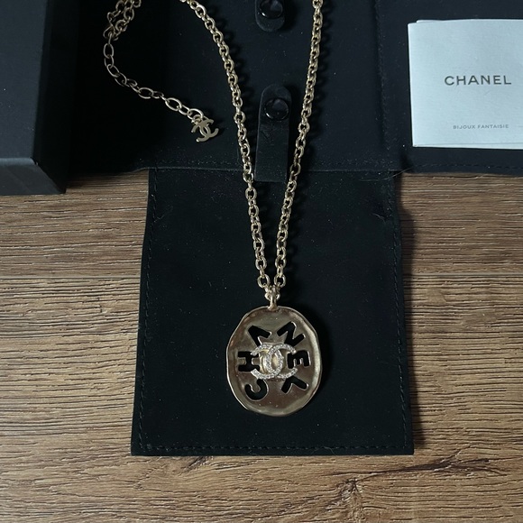 CHANEL-AUTHENTIC (PRELOVED) Gold Plated & Strass CC Pendant and Chain - Picture 4 of 16